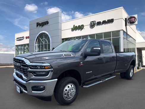 New 2026 RAM 3500 Big Horn AWD/4WD image 4