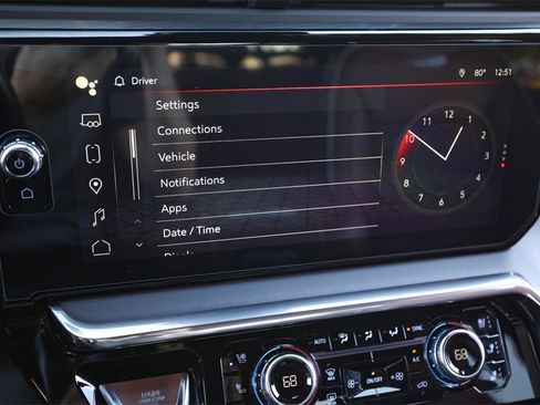 Used 2024 GMC Sierra 2500 Denali Ultimate image 31