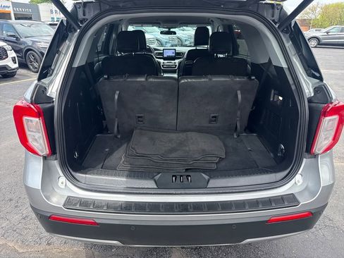 Used 2023 Ford Explorer XLT w/ Equipment Group 202A AWD/4WD image 12