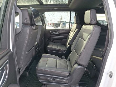 Used 2022 Chevrolet Suburban RST w/ Luxury Package image 10