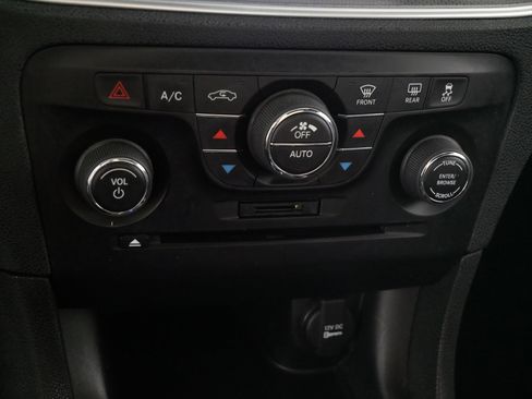 Used 2013 Dodge Charger SXT image 23