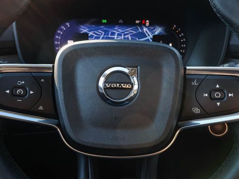 Used 2023 Volvo XC40 B5 Ultimate w/ Protection Package Premier image 35