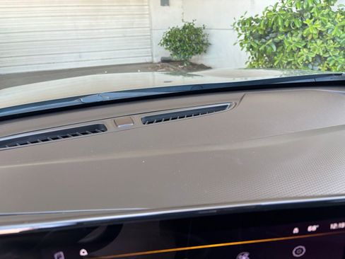 Used 2025 Chevrolet Trax LT image 17