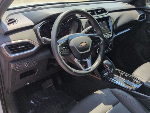 Used 2023 Chevrolet TrailBlazer ACTIV w/ Sun and Liftgate Package AWD/4WD image 12