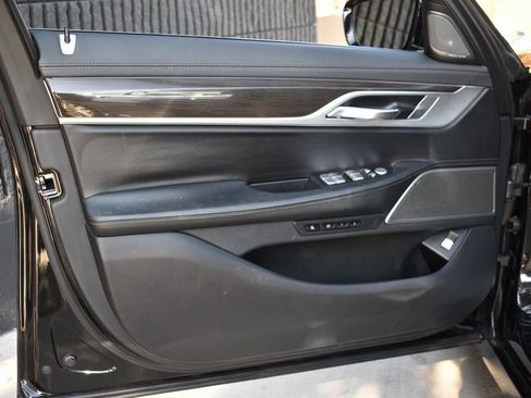 Used 2020 BMW 740i w/ Cold Weather Package image 25