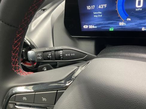 Used 2025 Chevrolet Equinox EV RS FWD image 19