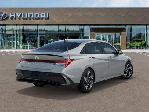 Certified 2025 Hyundai Elantra Sport image 4