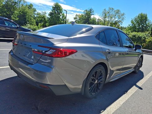Used 2025 Toyota Camry SE w/ Convenience Package FWD image 4