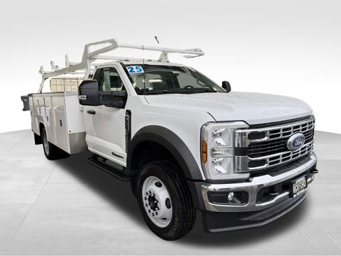 Used 2025 Ford F550 2WD Regular Cab Super Duty image 3