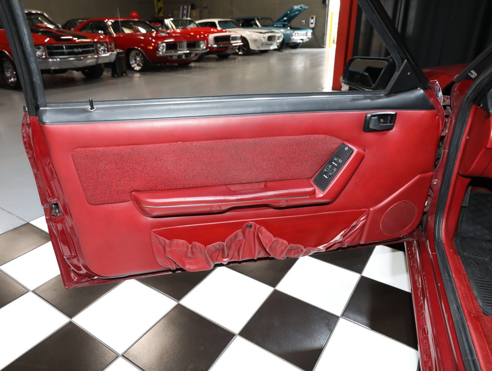 Used 1990 Ford Mustang GT RWD image 47