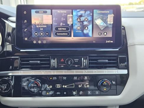 New 2026 Nissan Pathfinder SL w/ SL Premium Package (P04) FWD image 21