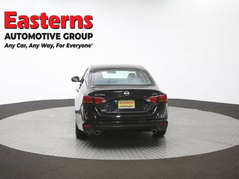 Used 2024 Nissan Altima 2.5 SR FWD image 38