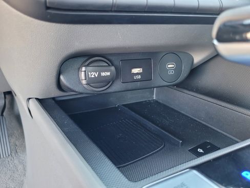 Used 2025 Hyundai Elantra SEL FWD image 20