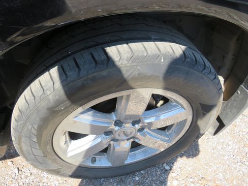 Used 2011 Nissan Armada Platinum image 24