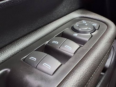 Used 2022 GMC Terrain SLE w/ Driver Convenience Package FWD image 16