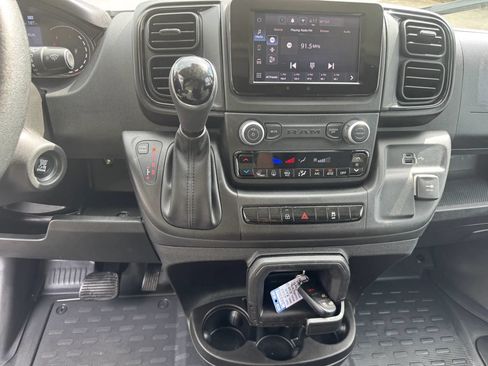 Used 2025 RAM ProMaster 2500 w/ U-Haul Equipment Group FWD image 13
