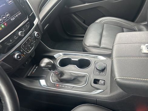 Used 2022 Chevrolet Traverse LT w/ Midnight/Sport Edition image 24