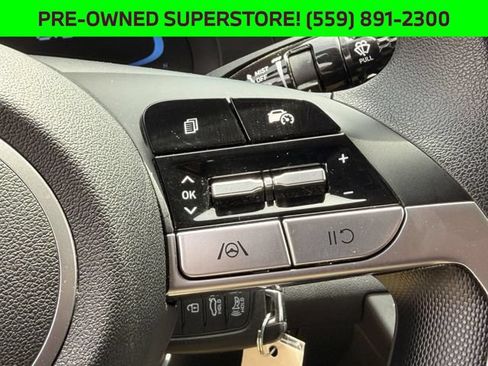 Used 2025 Hyundai Elantra SE FWD image 15