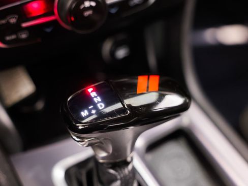 Used 2019 Dodge Charger SXT image 27