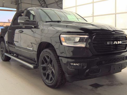 Used 2023 RAM 1500 Laramie AWD/4WD image 3