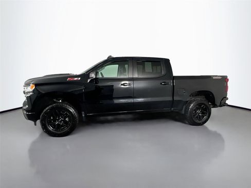 Used 2023 Chevrolet Silverado 1500 LT Trail Boss w/ Convenience Package II image 3