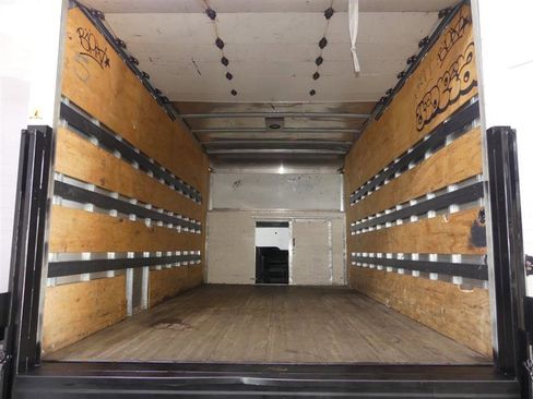 Used 2018 Ford E-350 and Econoline 350 Super Duty image 8