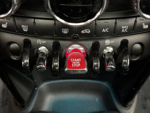 Used 2021 MINI Cooper 4-Door Hardtop w/ 6.5" Touchscreen Package FWD image 22