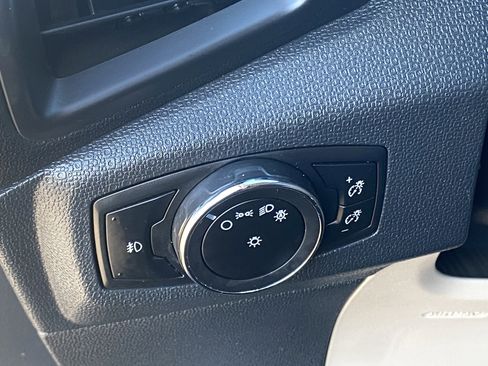 Used 2019 Ford EcoSport Titanium image 14