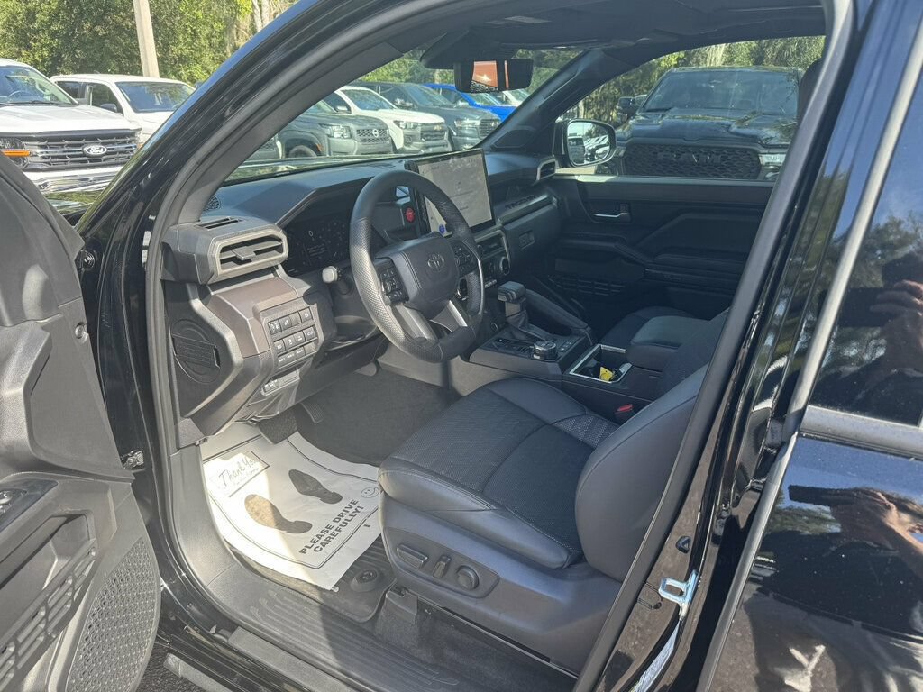Used 2025 Toyota Tacoma TRD Off-Road w/ TRD Off Road Premium Package AWD/4WD image 3