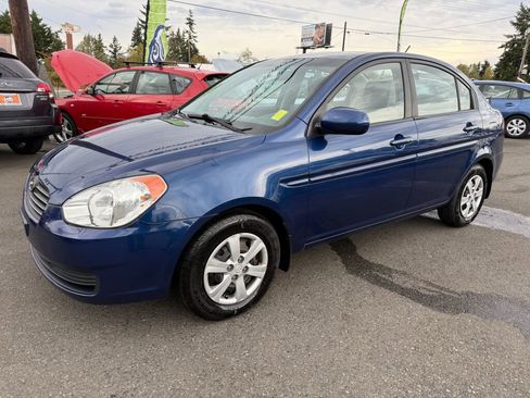 Used 2010 Hyundai Accent GLS image 3