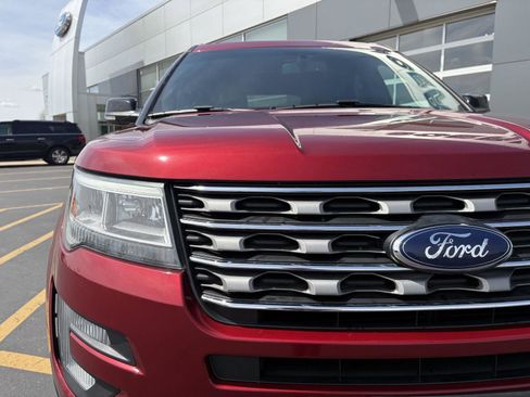 Used 2016 Ford Explorer XLT w/ Equipment Group 202A AWD/4WD image 24