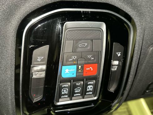 Used 2021 Jeep Grand Cherokee L Overland w/ Luxury Tech Group IV image 32