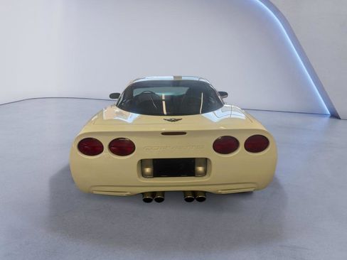 Used 1998 Chevrolet Corvette Coupe w/ Memory Pkg RWD image 5