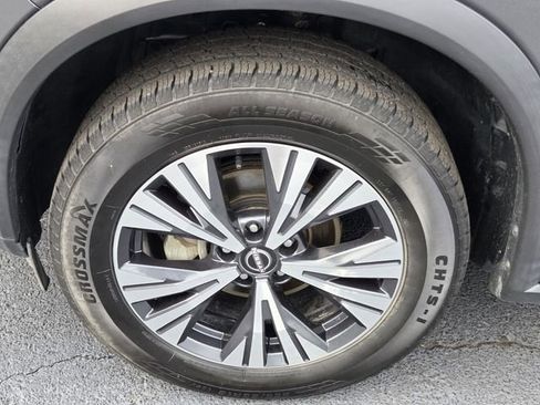 Certified 2022 Nissan Rogue SV AWD/4WD image 16