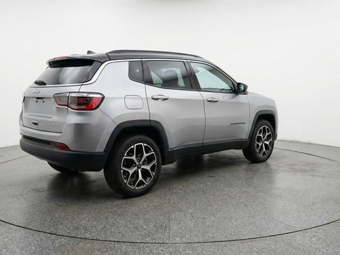 Used 2025 Jeep Compass Limited AWD/4WD image 9