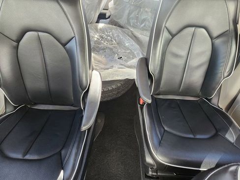 Used 2023 Chrysler Pacifica Limited image 17