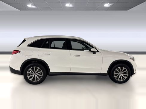 Certified 2024 Mercedes-Benz GLC 300 image 8