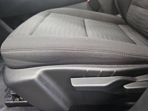 Used 2026 Chevrolet Equinox LT FWD image 28