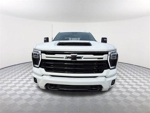 Used 2024 Chevrolet Silverado 2500 LTZ w/ LTZ Plus Package image 2