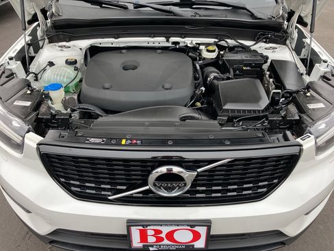 Used 2021 Volvo XC40 T5 R-Design image 38