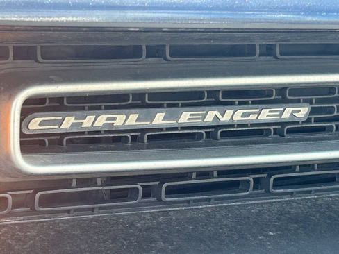 Used 2018 Dodge Challenger R/T RWD image 10