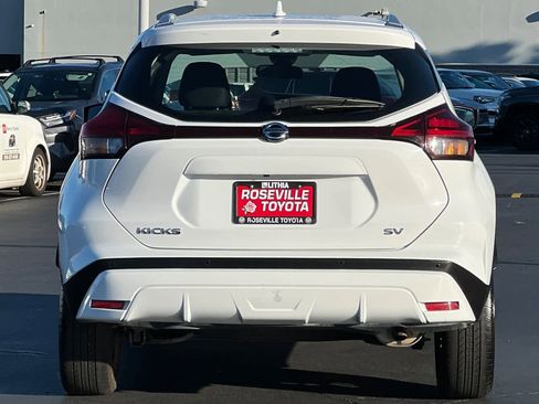 Used 2021 Nissan Kicks SV image 8