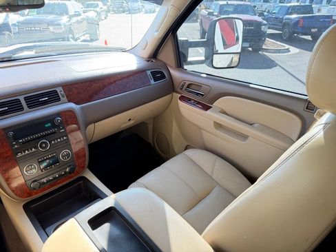 Used 2011 Chevrolet Silverado 2500 LTZ w/ LTZ Plus Package AWD/4WD image 24