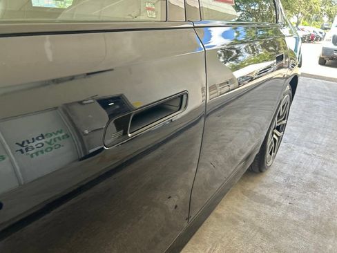 Used 2026 BMW 740i xDrive AWD/4WD image 16