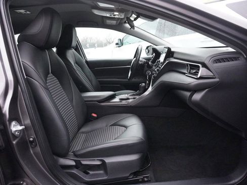 Used 2023 Toyota Camry SE image 28