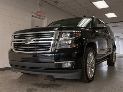 Used 2019 Chevrolet Suburban Premier w/ Premier Plus Edition image 26