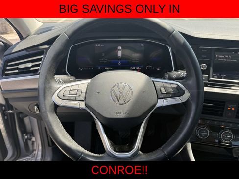 Used 2024 Volkswagen Jetta SE FWD image 14