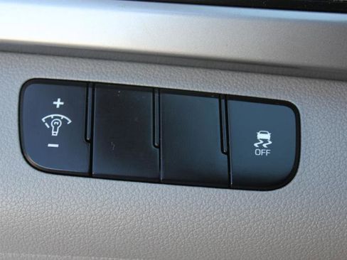 Used 2017 Hyundai Elantra SE image 20