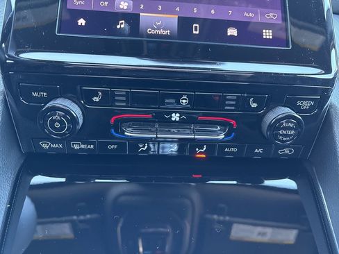 New 2026 Jeep Grand Cherokee L Laredo image 5