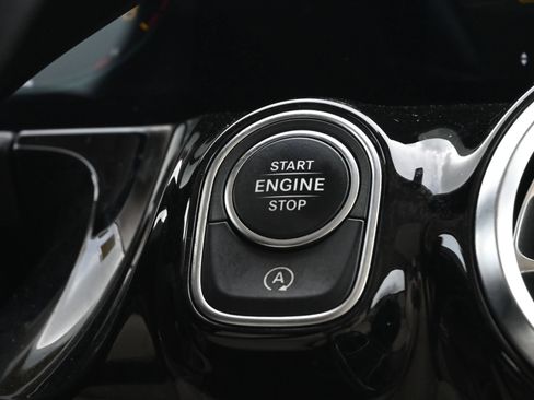 Used 2021 Mercedes-Benz GLA 250 w/ Premium Package image 14